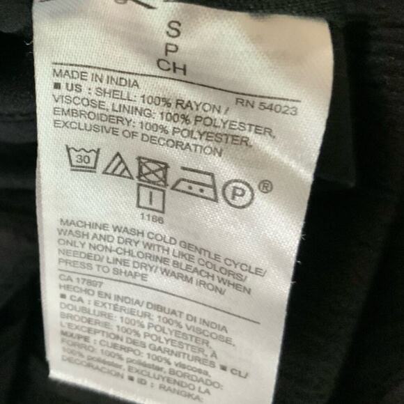 Old Navy Tunic Blouse Peasant Top Womens Small Petite Embroidered Trimmed Boho - Picture 10 of 10